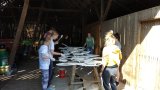 Jugendorchester bemalt gro&szlig;e Deko-Holznoten