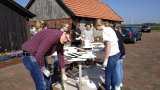 Jugendorchester bemalt gro&szlig;e Deko-Holznoten