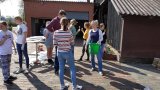 Jugendorchester bemalt gro&szlig;e Deko-Holznoten
